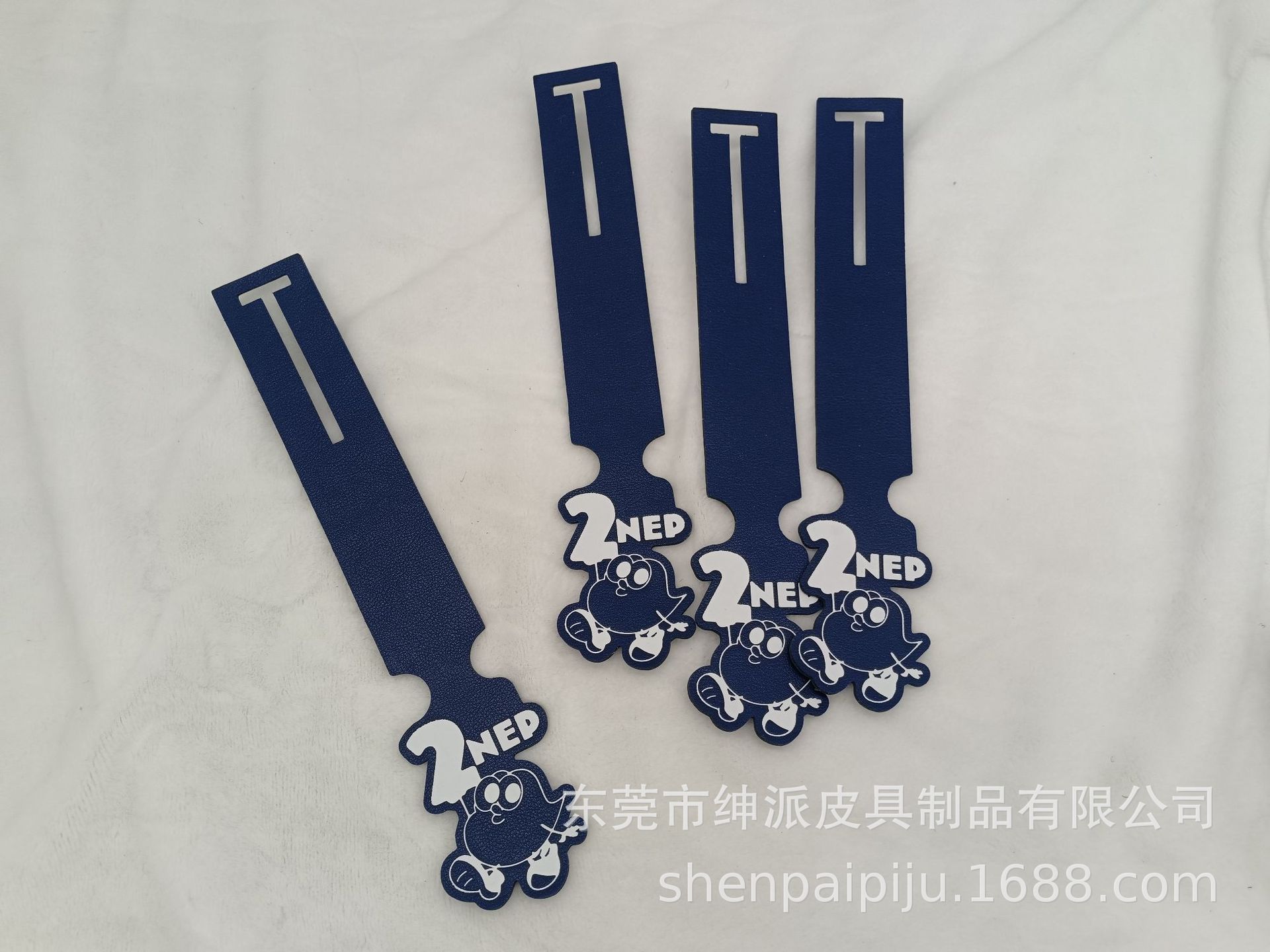 一体式行李牌PU皮 烫白烫金logo定制