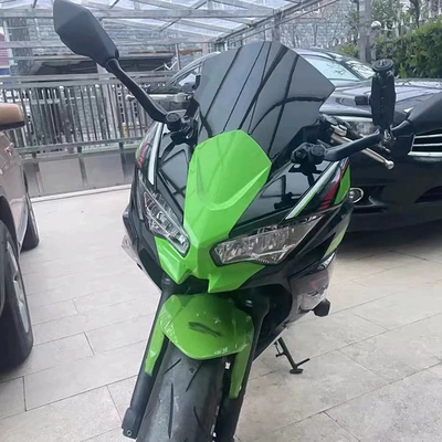 Motorcycle front windshield — motorcycle front windshield