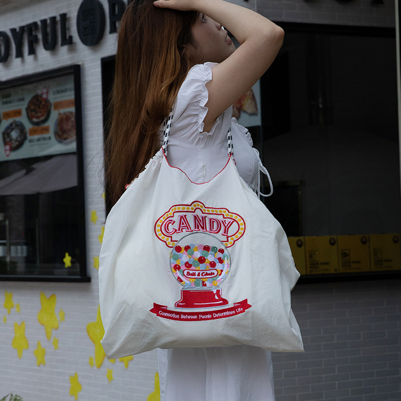 Bolso bordado de nicho, bolso de hombro, bolso pequeño, bolso de matrícula, bolso de compras bordado de nicho, bolso de viaje de almacenamiento al por mayor