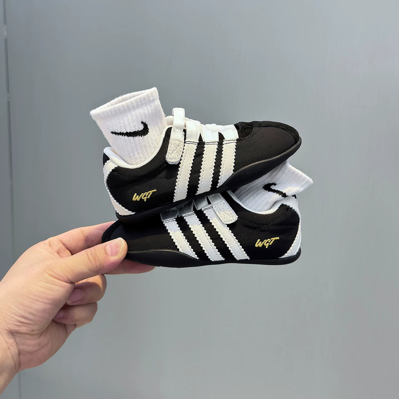 2026 Autumn New Children's Retro Color-Block Casual Sneakers for Girls and Versatile Sports Shoes for Boys in Multiple Colors