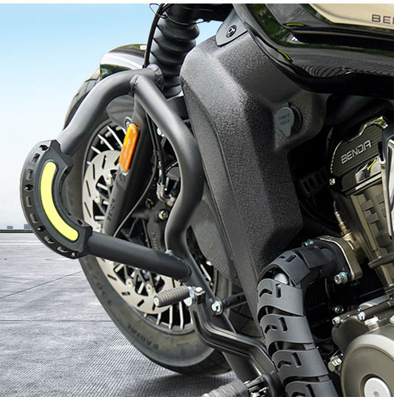 Suitable for Benda Black Flag 600 motorcycle front bumper carbon steel protective bar anti-fall bar modification accessories
