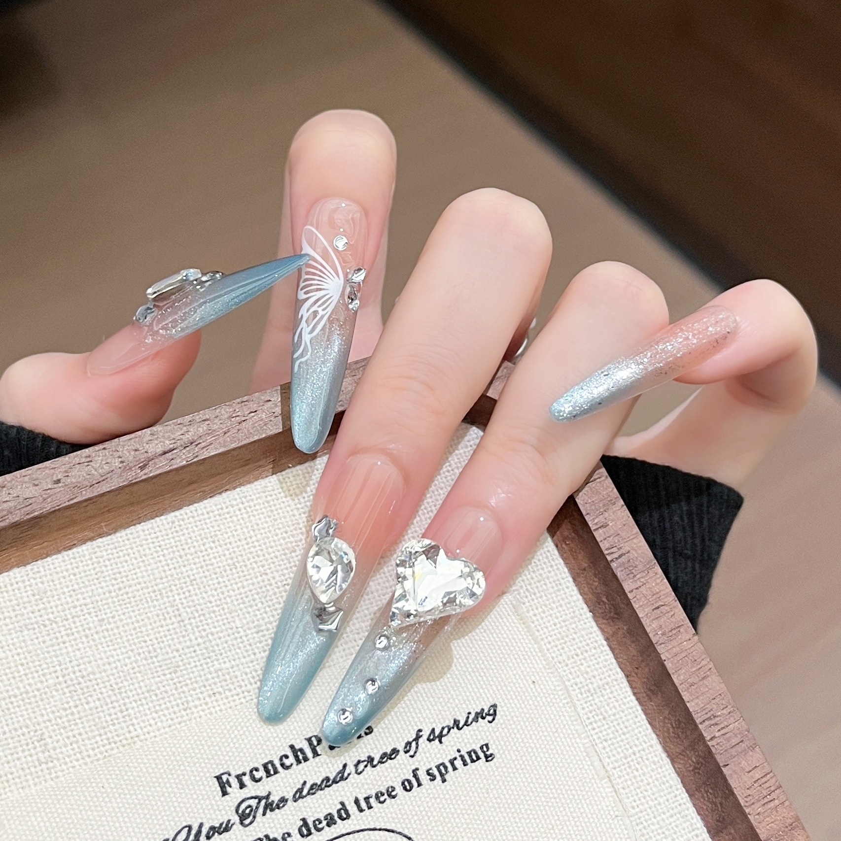 2026 nuevo parche de manicure azul hecho a mano mariposa de manicure largo perro fino 4.0 usar uñas falsas