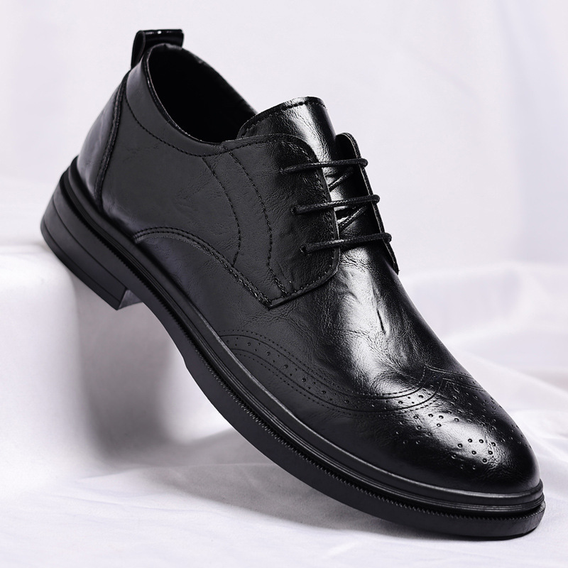 2026 Spring New Men's Leather Shoes High-End Casual Shoes Youth Brogue Style Trendy Breathable Men's Shoes Height-Increasing Soft Leather