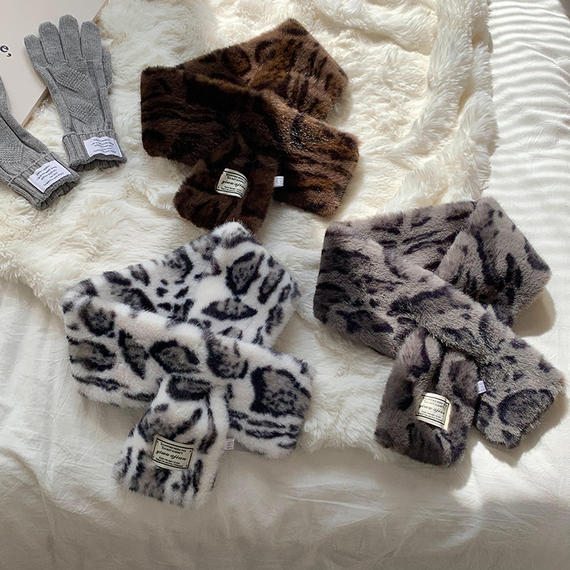 Collar de invierno caliente 2025 nuevo estilo de alta calidad estampado de leopardo engrosado collar de pelusa bufandas al por mayor