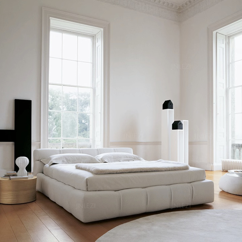 轻奢布艺床白色Tufty-Bed意式极简现代简约布艺真皮泡芙面包床