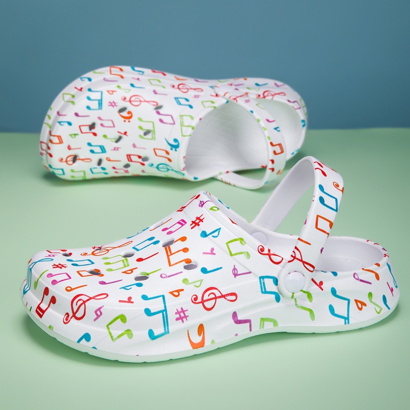 Croc Shoes for Women, Summer Couples, Thick-Soled Outer Wear, Beach Shoes with Graffiti, Personalized Classic Casual Toe-Toe Sandals for Men