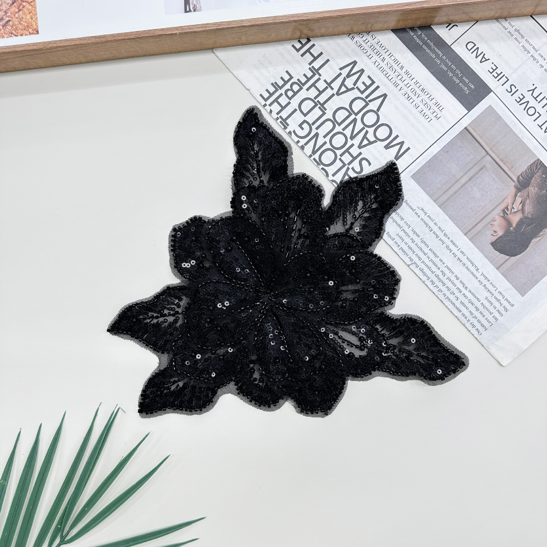 Europa y los Estados Unidos multicapa esquinilla gran flor calcomanía alta sensación de cosido a mano collar decoración de la etapa ropa