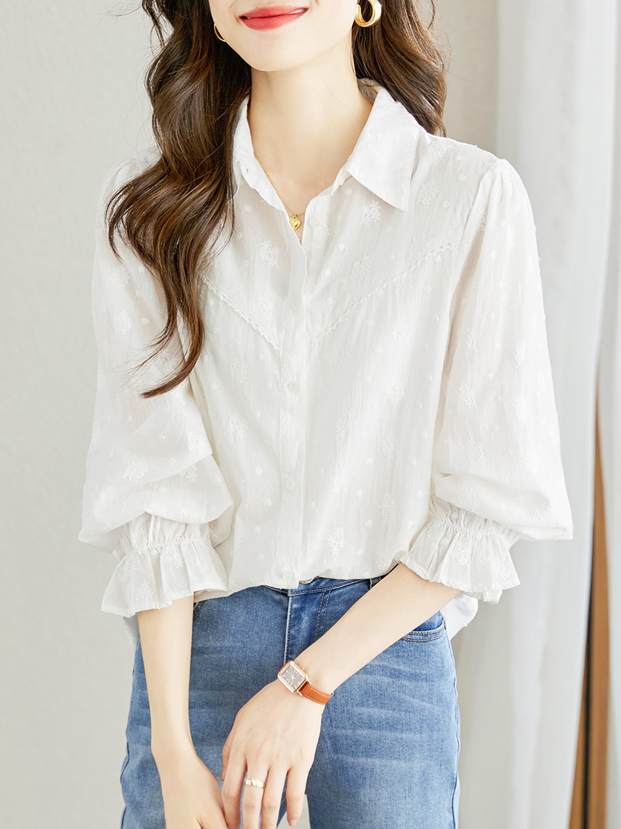 Camisa blanca de algodón bordada para mujer, manga larga, nuevo estilo primavera 2026, top bordado de algodón puro, camisa de mujer de alta gama.
