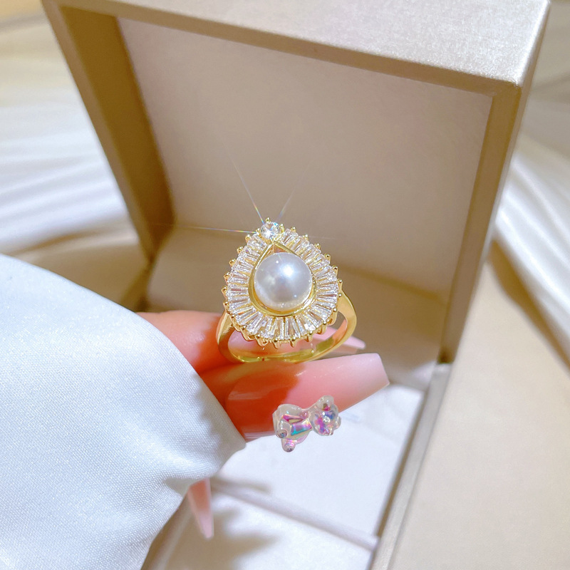 Gorgeous Palace Pearl Necklace With Diamonds In Titanium Steel_voghion.com