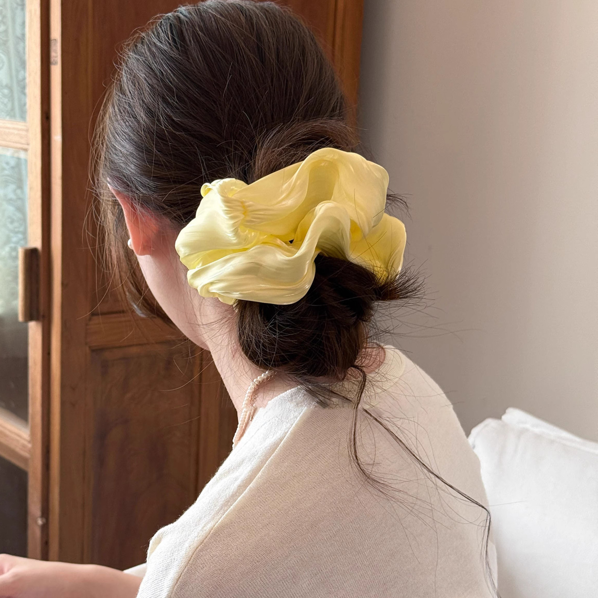 Elegantes Perlen Scrunchie Für Das Haar Satin Haargummi Stilvoll_voghion.com