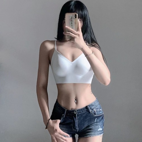 Comfortable, cloud-like, seamless 3-in-1 large U-shaped backless vest-style French-inspired sexy glossy bra—women's lingerie for petite chests