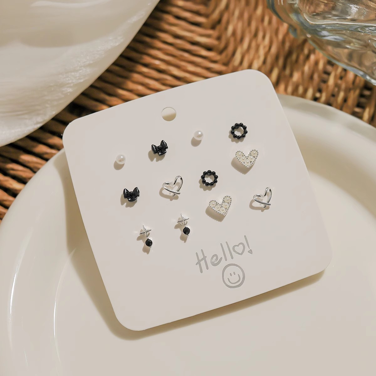 Juego de pendientes de aguja de plata simple y pequeño, combinación de pendientes geométricos de amor, pendientes lindos y dulces de todo fósforo, puesto al por mayor