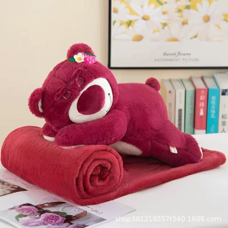 빨간색 엎드린 곰 인형