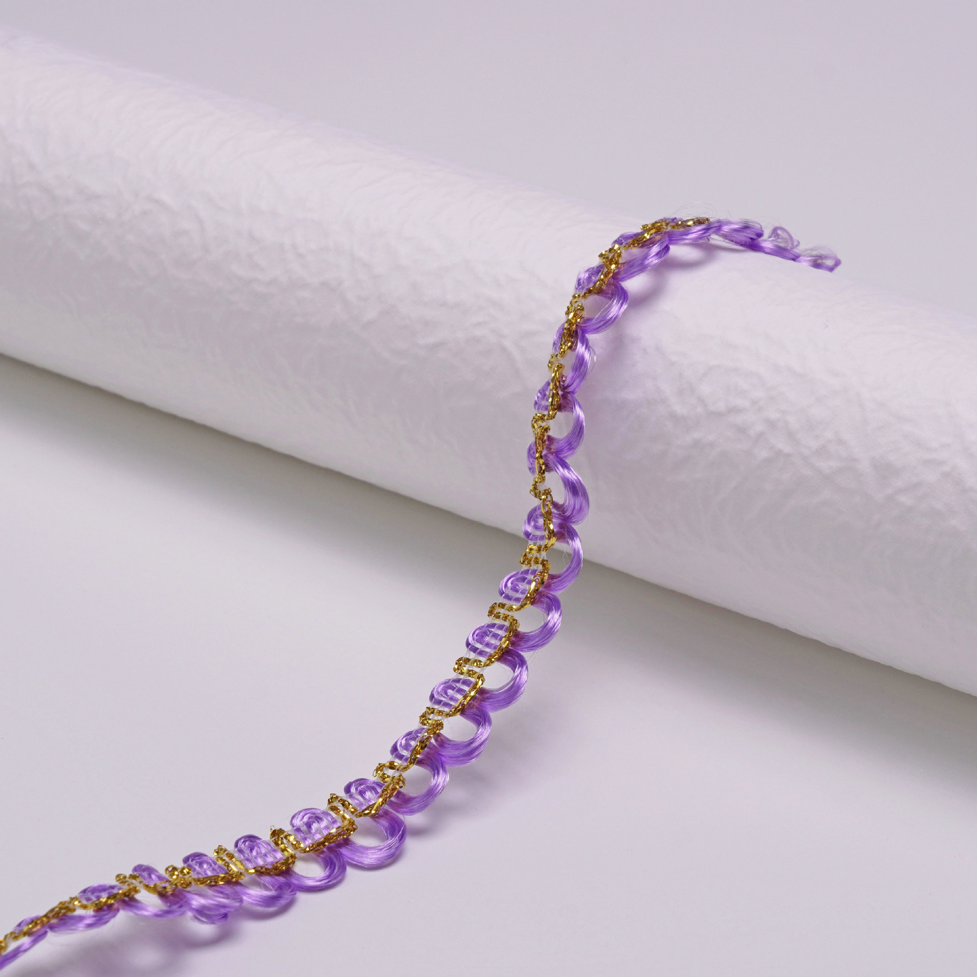 Suministro de stock directo de fábrica de 1cm de color dorado y plateado borde ondulado encaje ropa accesorios