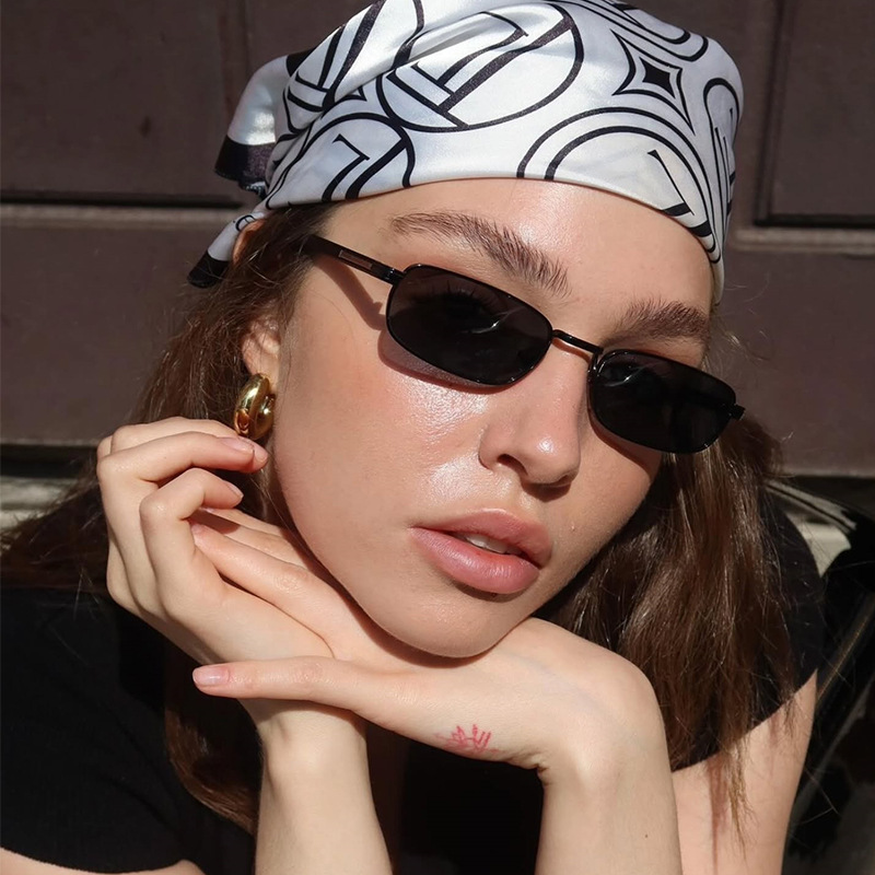 2025 New European and American Fashion Personalized Metal Small Frame Rectangular Sunglasses for Women and Men in Old Money Style
