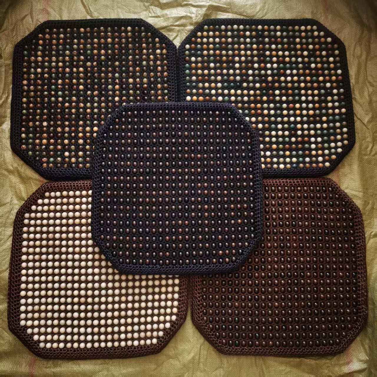 汽车坐垫夏季凉垫菩提根坐垫单片透气大网底防滑透气勾边加厚坐垫