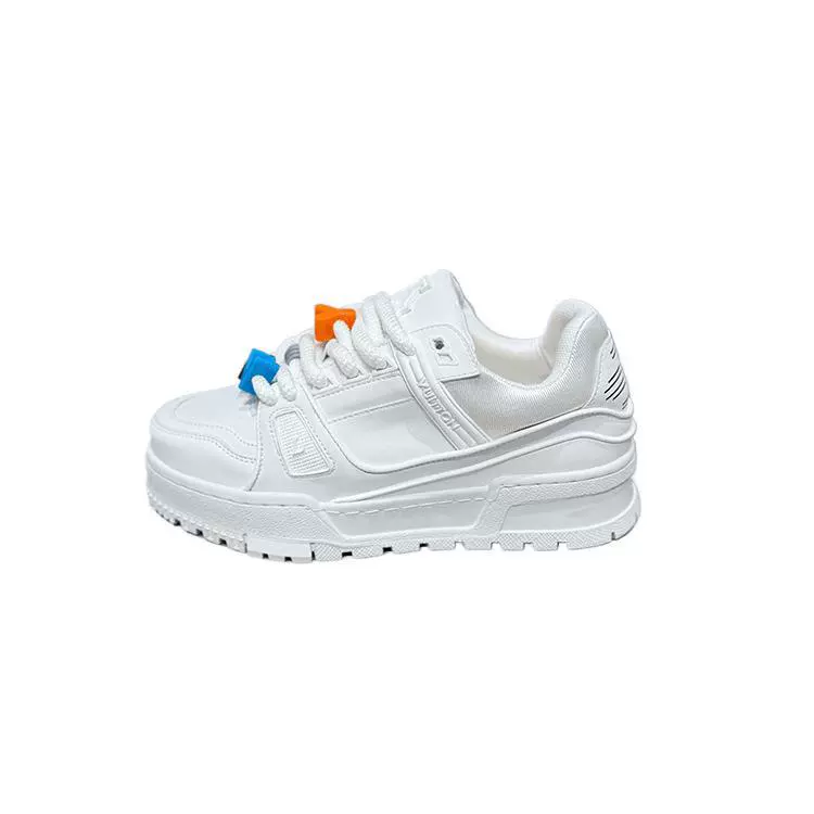 Тренд кроссовки, модные универсальные высокие ботинки платформа, европейский стиль, 2025 год, тренд сезона