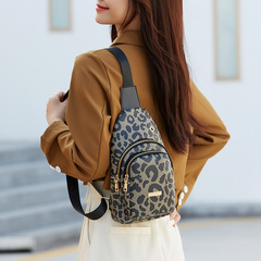 復古歐美豹紋印花胸包時尚運動休閒風女士胸前包斜挎單肩手機包批