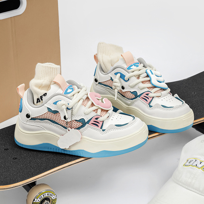 Zapatos de pan de nicho originales globales para mujeres ins super popular plataforma casual chic zapatillas de deporte 2023 primavera nueva