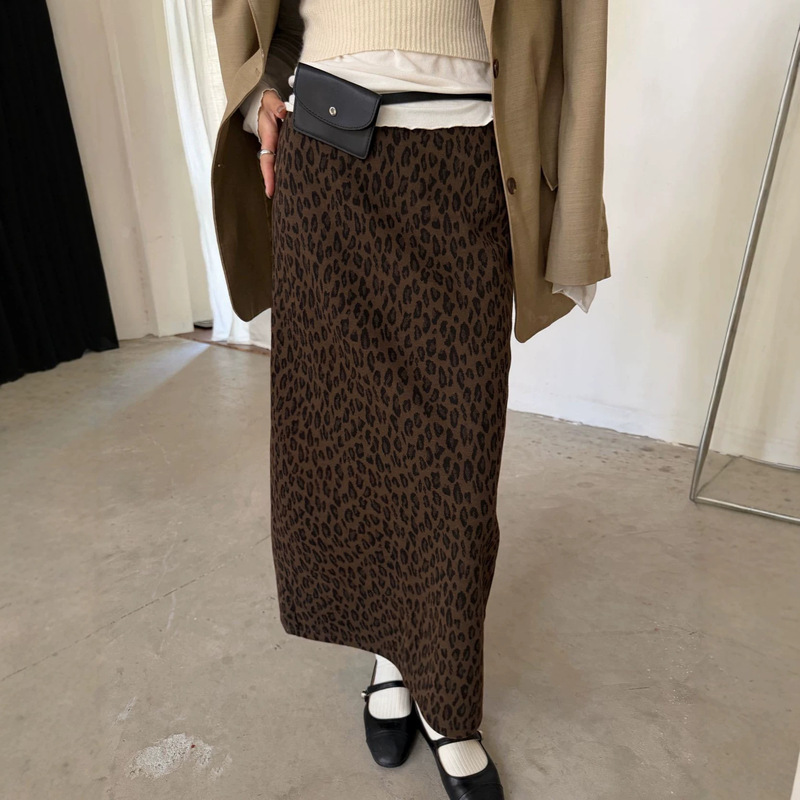 Effortless chic!~Silk wool leopard print skirt for women, autumn style, high-waisted, mid-length, bodycon skirt Effortless chic!~Silk wool leopard print skirt for women, autumn style, high-waisted, mid-length, bodycon skirt