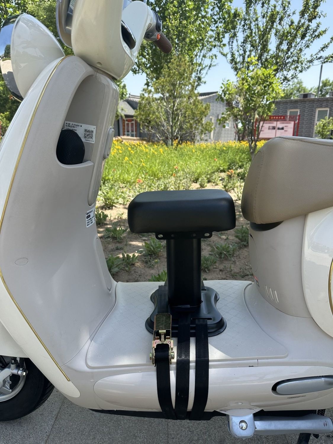 Electric Vehicle Child Seat, Baby Seat, Electric Scooter Child Seat with Armrests, Front-Mounted Child Seat Y90