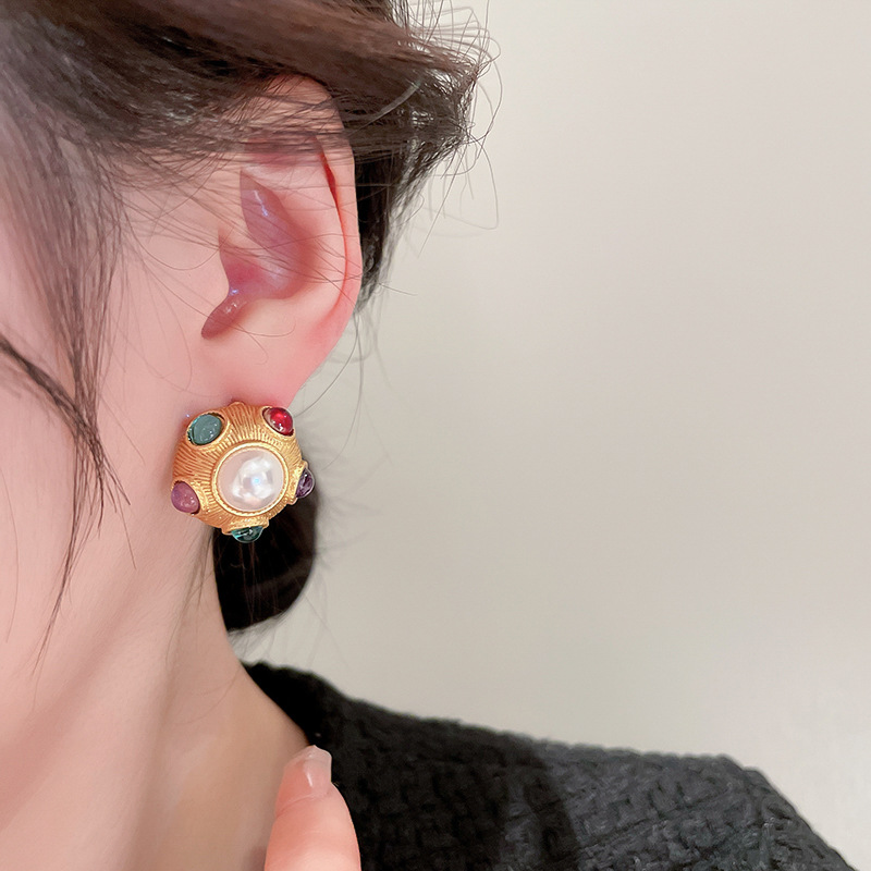 Retro C Shape Copper Irregular Plating Artificial Pearls Earrings Ear Studs 1 Pair