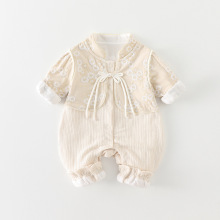 婴儿衣服0到3个月秋装国风长袖双层男宝宝秋季连体衣外出哈衣爬服