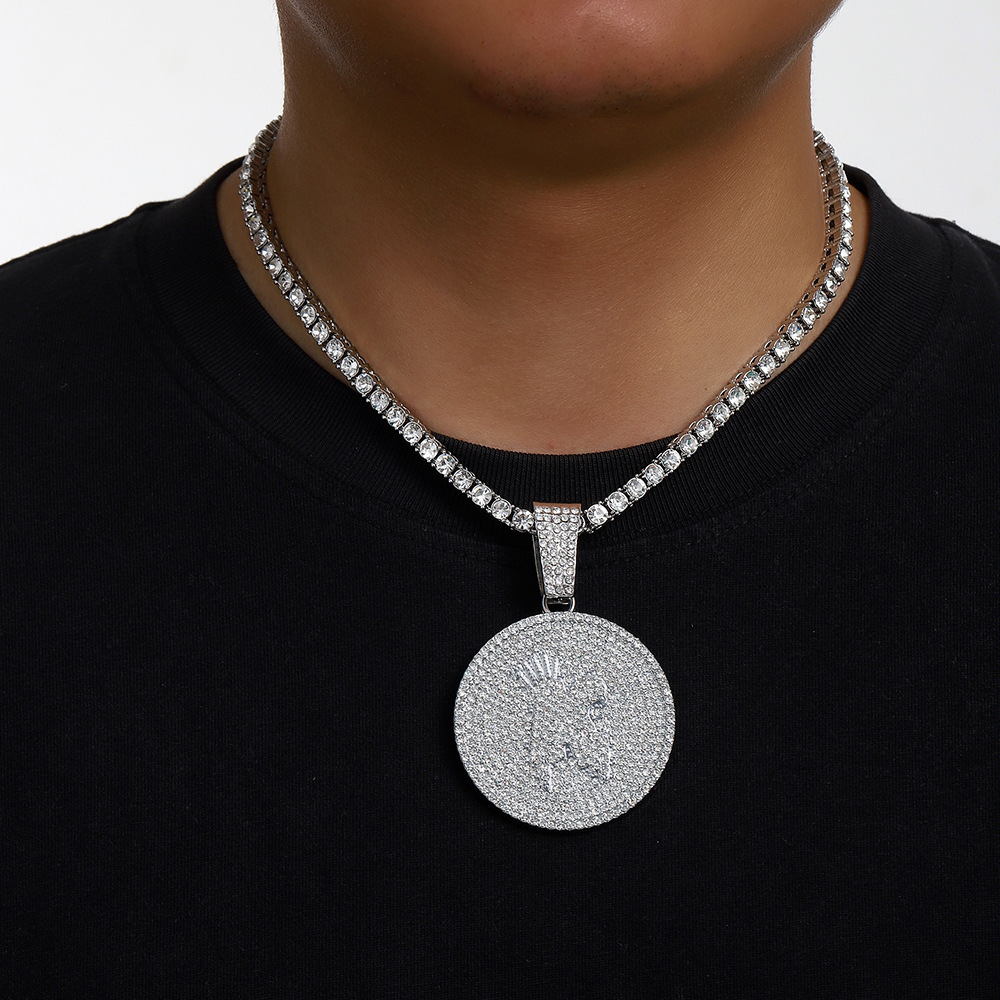 Europa y los Estados Unidos Hip Hop letras de diamantes K collar colgante sol estilo hombre accesorios de colgante de cadena de calle cubana