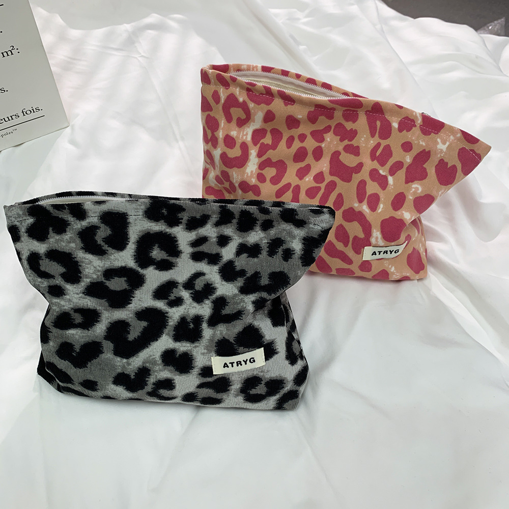 Comercio exterior transfronterizo leopardo bolsas de maquillaje bolsas de almacenamiento coreanas productos de cuidado de la piel bolsas de lavado bolsas de mano bolsas de maquillaje