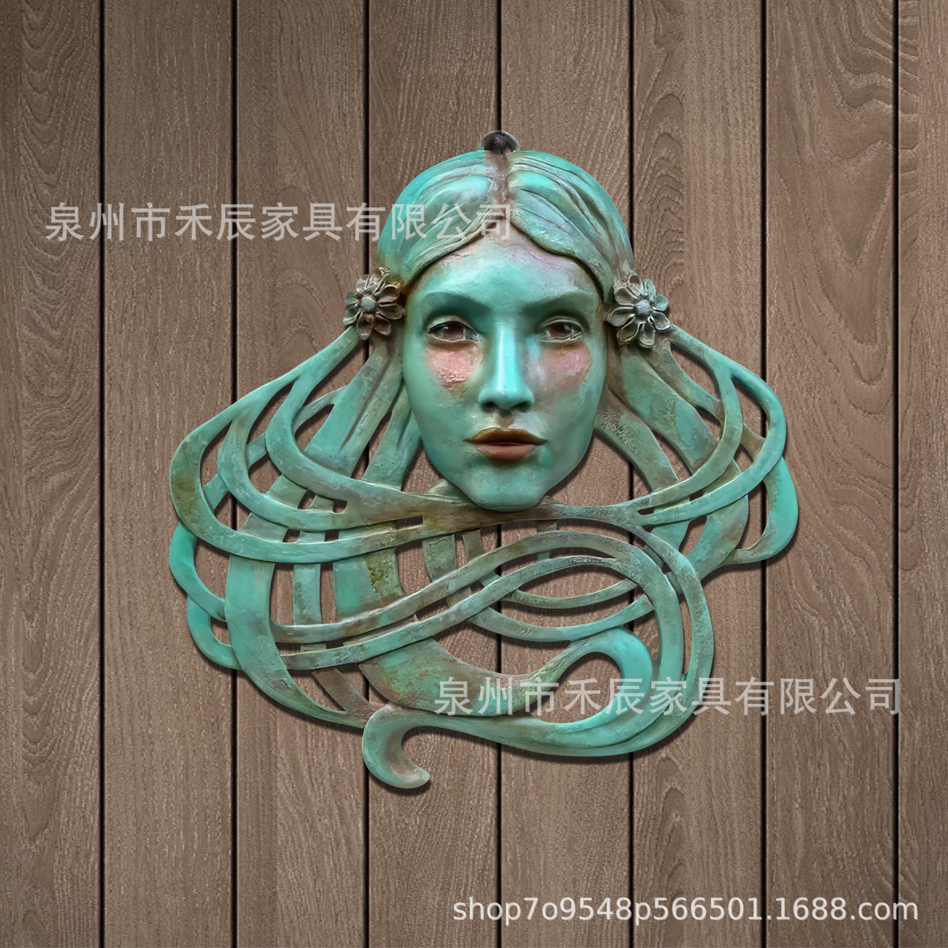 국경을 넘나드는 새로운 예술과 셀틱 스타일의 아름다운 여성 얼굴 모방 손으로 그린 ??파티나 스타일 효과 펜던트