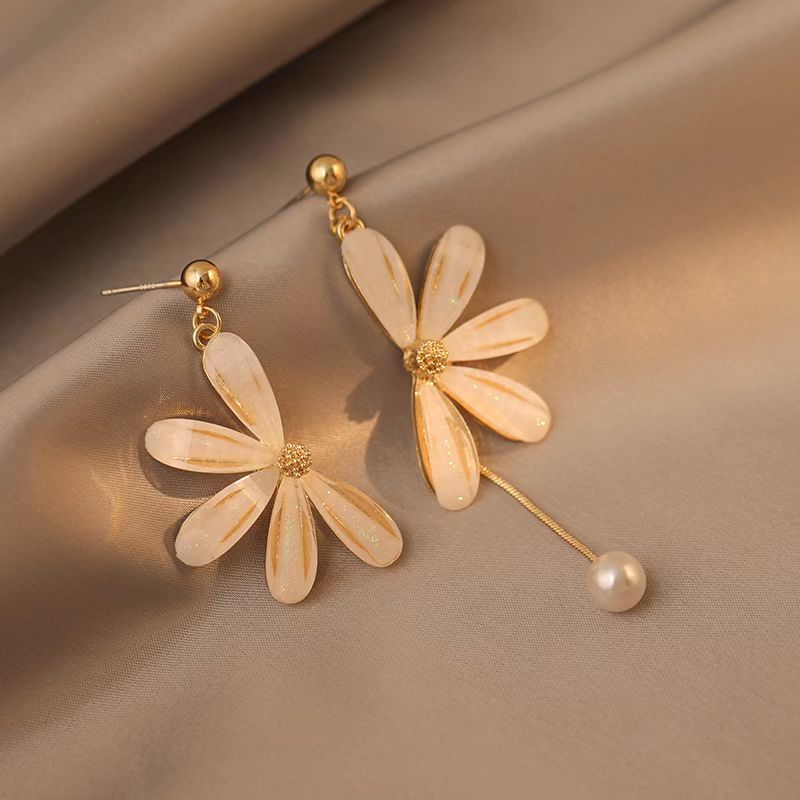 Wholesale Jewelry Modern Style Flower Alloy Asymmetrical Tassel Plating Drop Earrings display picture 2