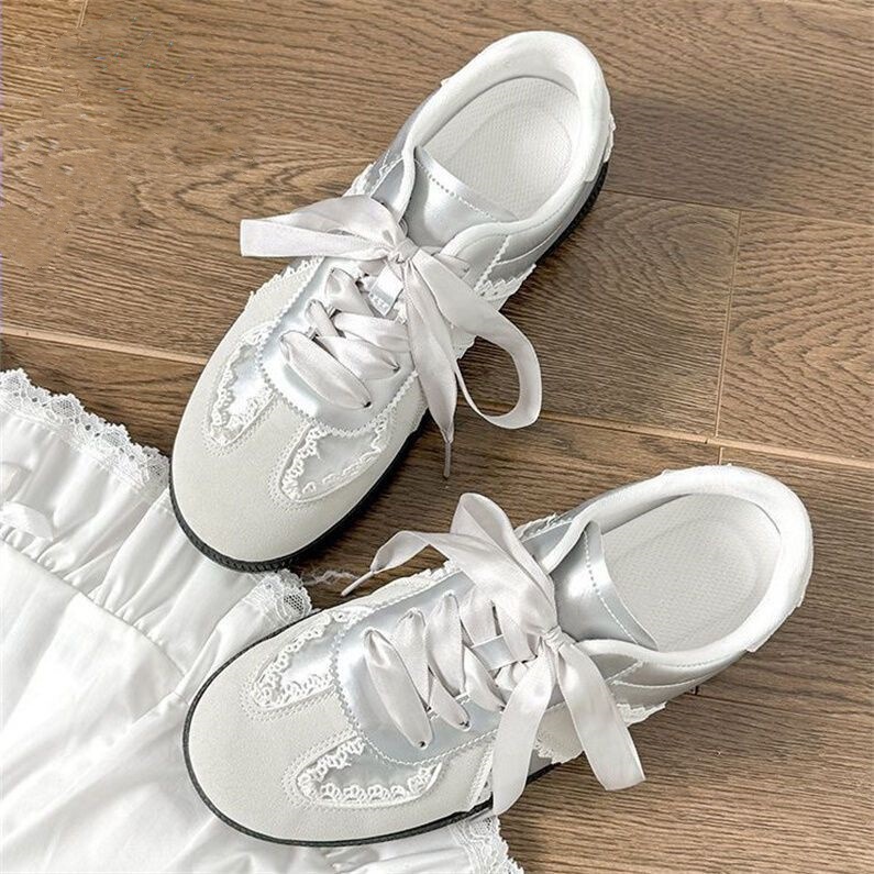 Silver-Colored German Training Shoes for Women, 2026 Spring and Autumn New Lace-Up White Sneakers, Niche Retro Women's Shoes, Versatile Sneakers