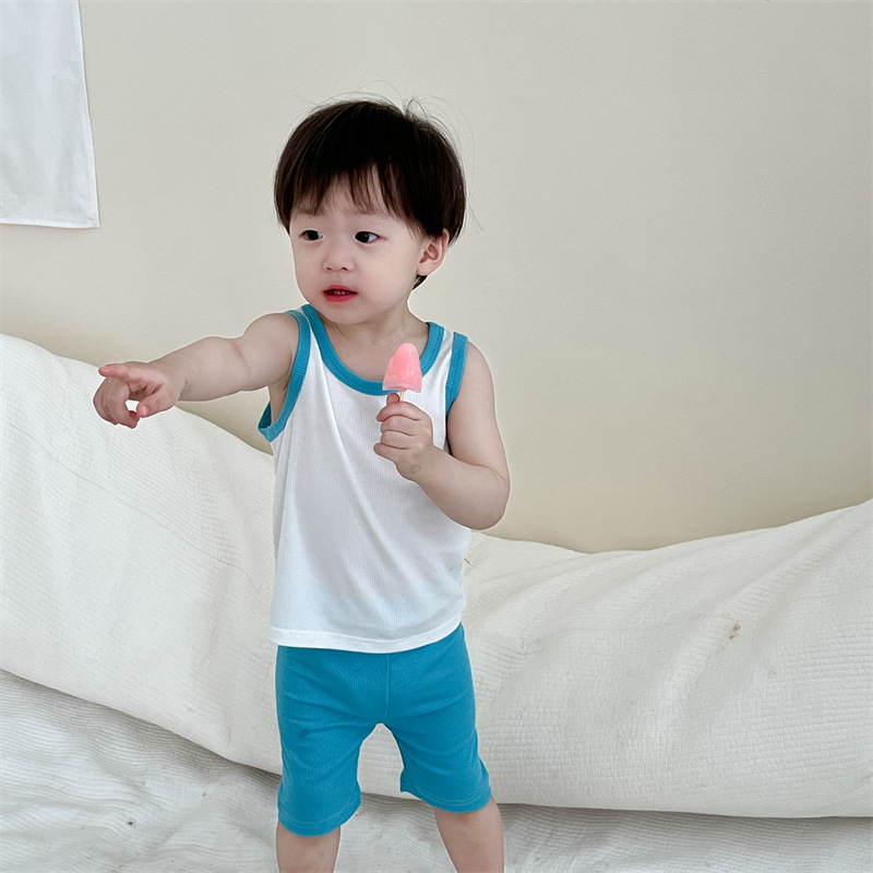 Ropa de verano para niños 2025 nuevo traje de chaleco de verano para bebés estilo delgado traje de pantalones cortos de contraste para niños coreanos