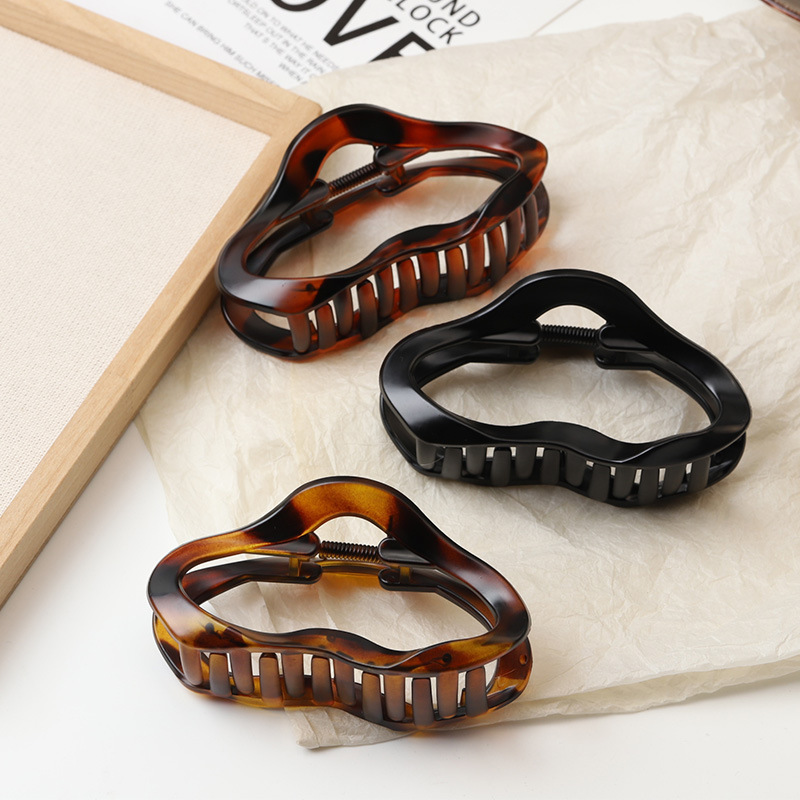 New unique hedgehog hair clip, back of head hair bun clip, niche design, shark clip hair accessory for women.