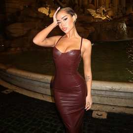跨境欧美皮革连衣裙2024 秋冬性感收腰紧身开叉包臀裙女装吊带裙