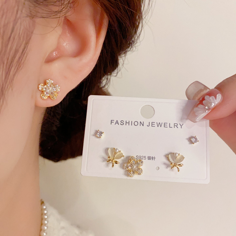 10g Weight 925 Sterling Silver Ear Needle Material 14K Gold Plated Plating Material Ear Studs Classification 1 Set Quantity Holiday, Daily Occasion Copper Material Flower Pattern Women's Gender Simple Style Style 1 Set Simple Style Flower Copper 14K Gold Plated Ear Studs 1
