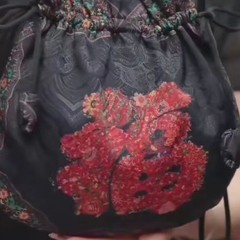 Xiangyunsha ポータブルクロスボディバッグショルダーバッグインゴットバッグファッショナブルでシンプルな軽量新しい中国風