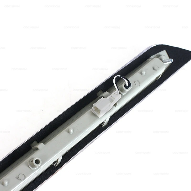 Aplicable a 08 - 13 Nissan Qijun T31 luz de freno de alto nivel, luz de advertencia anti-persecución, luz de señal de freno, luz de choque trasera