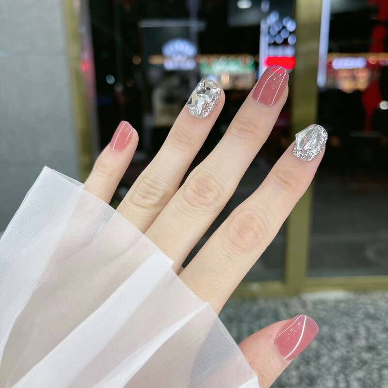 Wearable Nail Art with Nude Pink Short White Diamond Nail Stickers, Handmade Nail Patches, Removable Wearable Accessories, Beauty Crystals