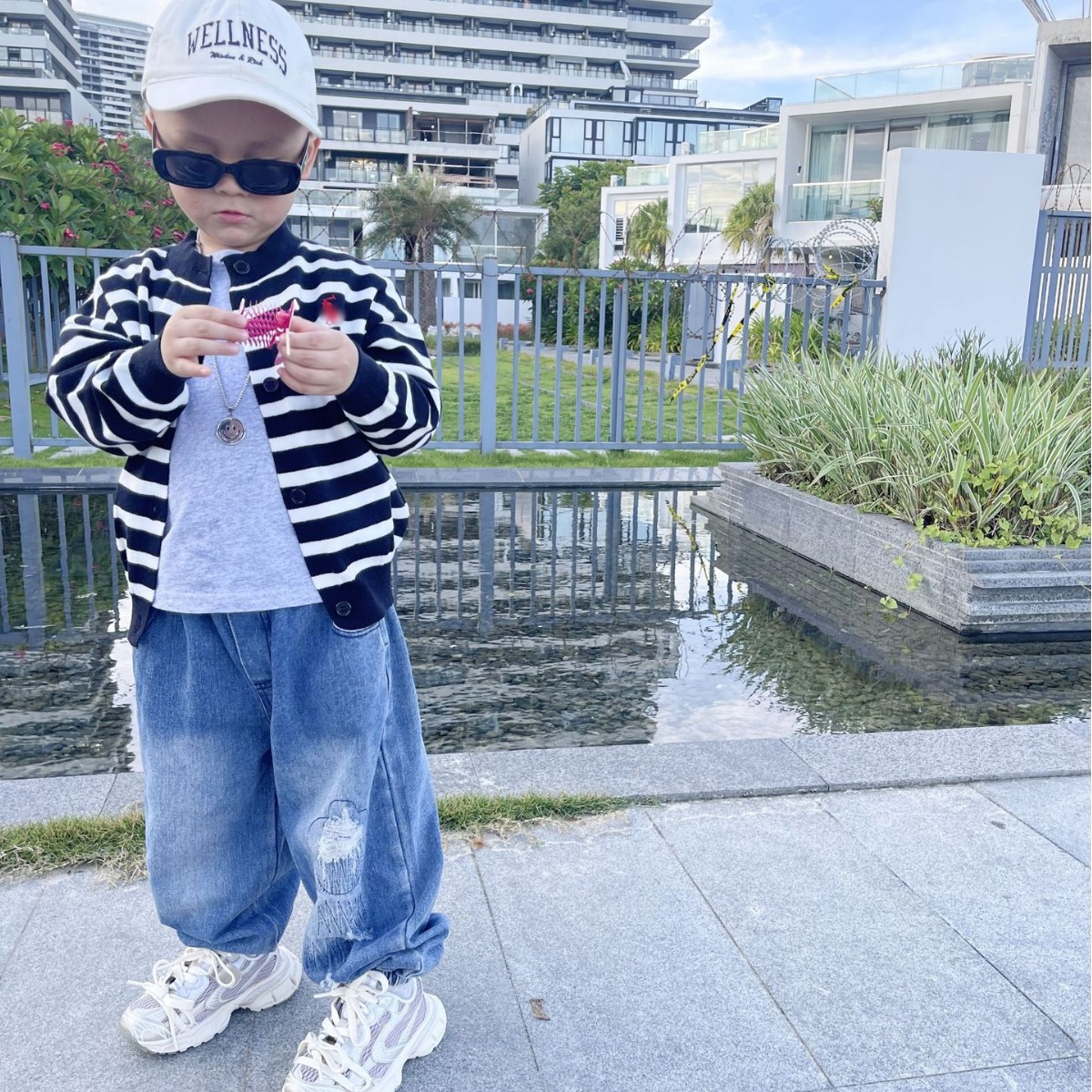 Korean style children's cardigan sweater, embroidered top for boys and girls, striped design, cross-border exclusive, 2029 autumn/winter baby sweater.