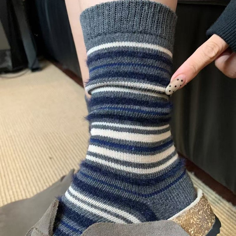 袜子女秋冬日系时髦撞色毛茸茸拼接条纹袜复古甜美个性彩色中筒袜|undefined