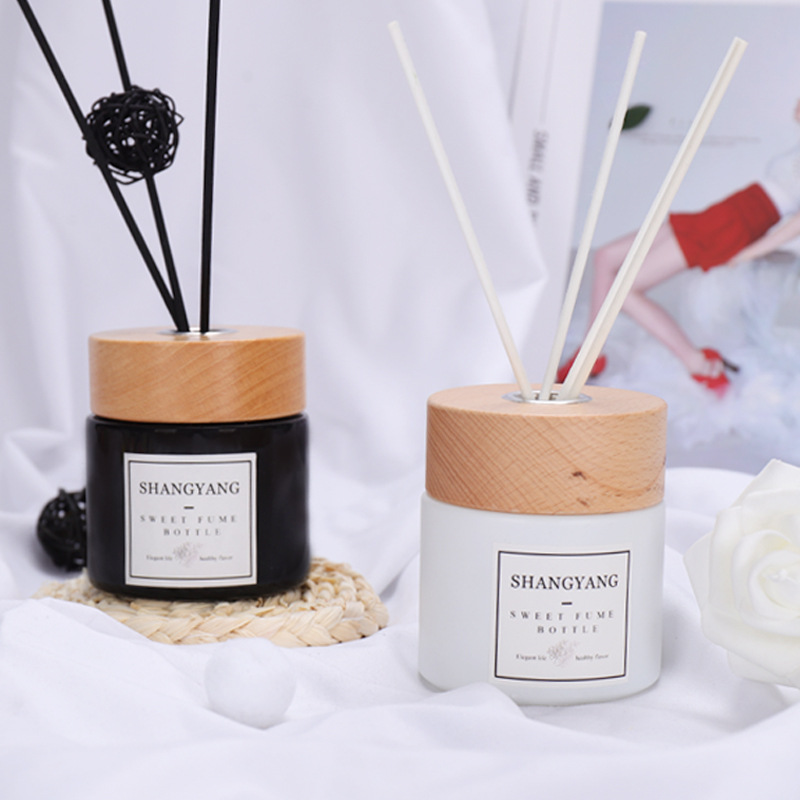 En stock boca de tornillo cilíndrico al por mayor libre de fuego aromaterapia botella de aceite esencial sala de estar dormitorio decoración perfume fragancia sub-botella