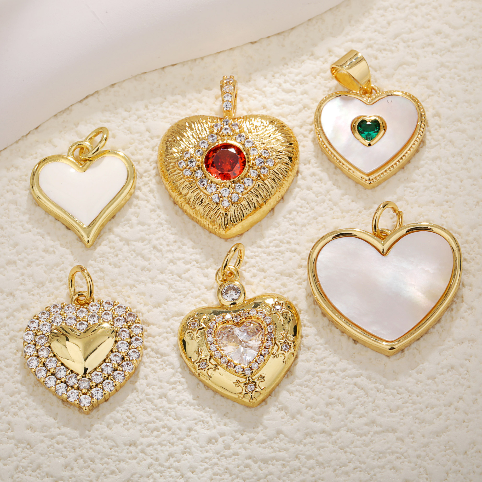 6g Weight 1 Piece Copper Rhinestones Heart Shape Pendant