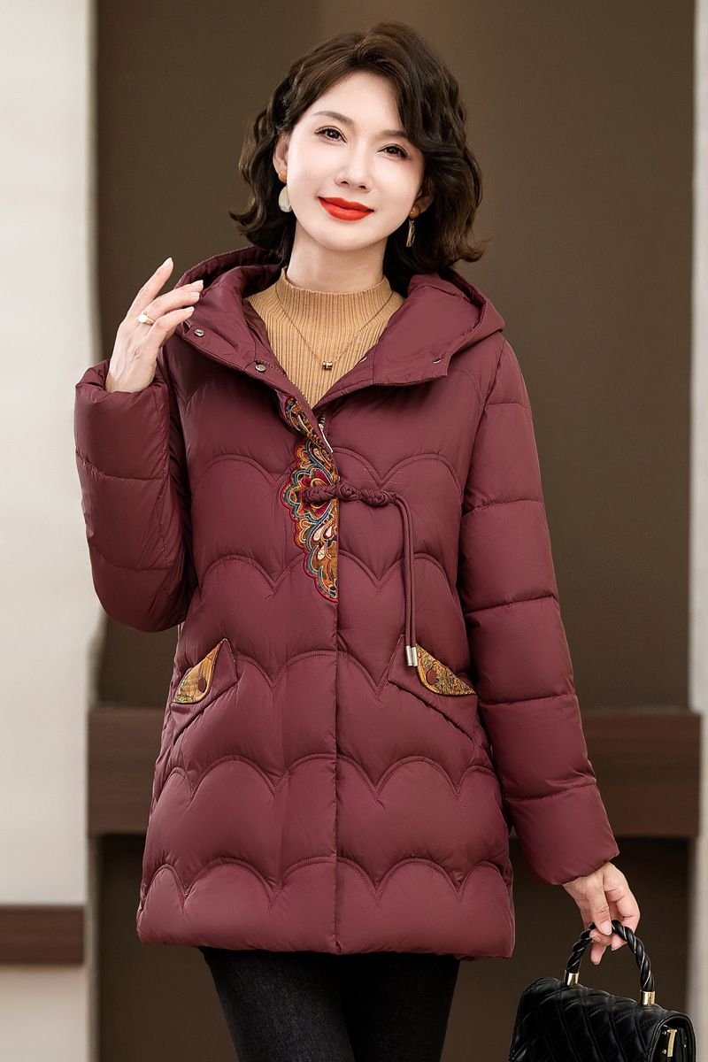 Mamá ropa de invierno de pluma de algodón 2025 nuevo estilo de mediana edad china ropa de algodón cálida abrigo de mujer