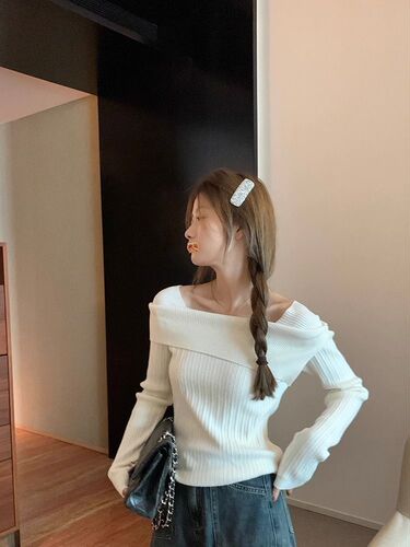 All-matching apricot color one-shoulder sweater for women with early autumn feel, super beautiful, slim, pure long-sleeved knitted top