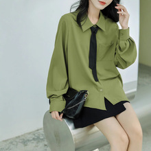 设计师款小众女装上衣2025春季新款不规则下摆净版宽松绿色衬衫女