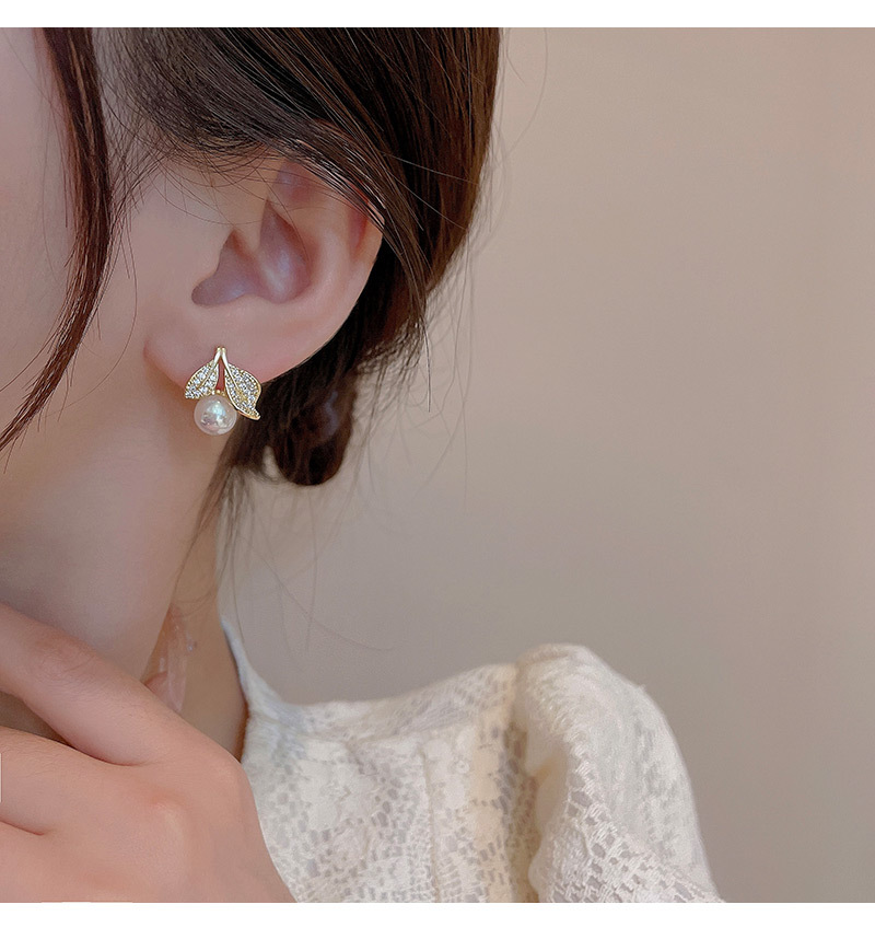 Fashion Leaves Copper Plating Inlay Pearl Zircon Ear Studs 1 Pair