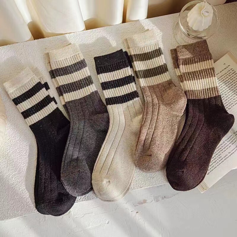 Women's Socks for All Seasons, Versatile with Shark Pants, Mid-Calf Autumn and Winter Faux Wool Socks, Thickened Ins Long Socks