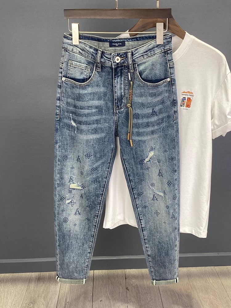 Slim Fit Printed Cropped Jeans For Men Distressed Patched Design_voghion.com