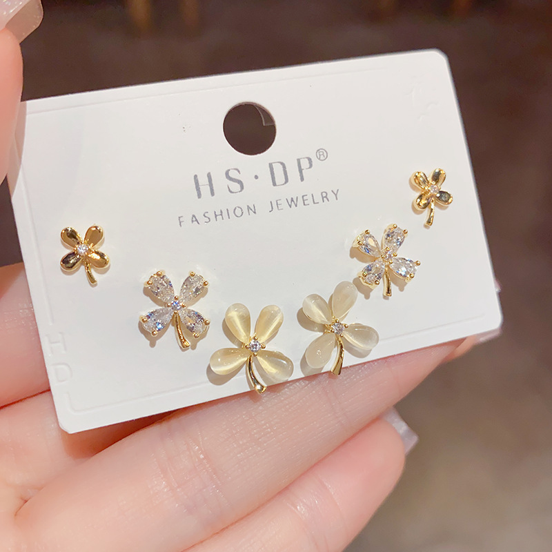 Women's Gender 1 Set Simple Style Shiny Flower Copper 14K Gold Plated Ear Studs